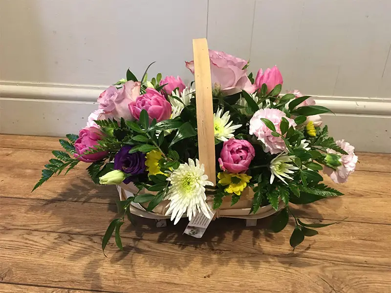 سبد گل در بازار گل خاوران (امام رضا)