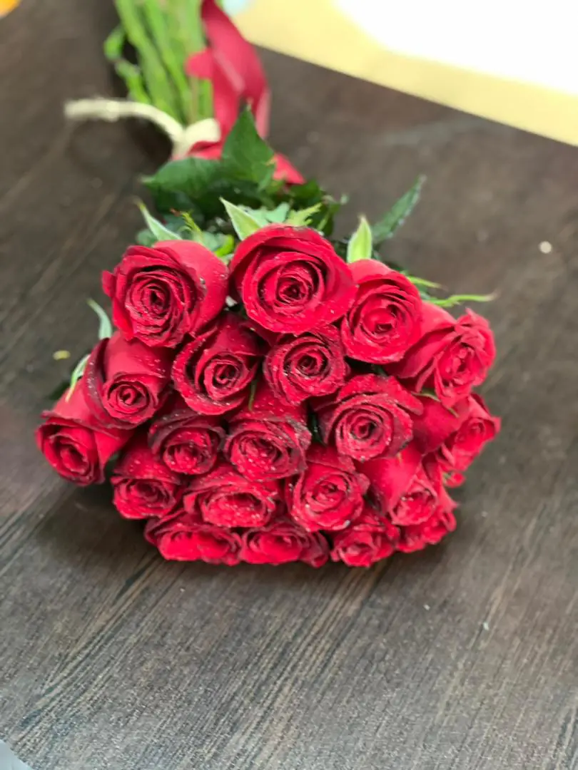 دسته گل 20 شاخه رز هلندی